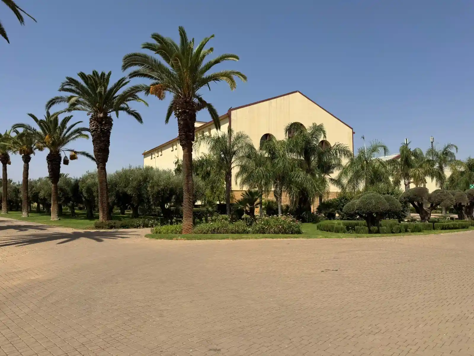 Chateau Roslane Day Trip Casablanca; winery tour from Rabat, Day trip to Chateau Roslane from Fez